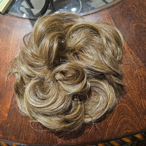 JuvaBun -Messy Bun- mixed walnut - Picture 7 of 7